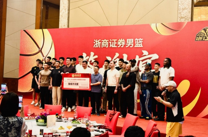 猛龙今夏暂不提前续约巴雷特