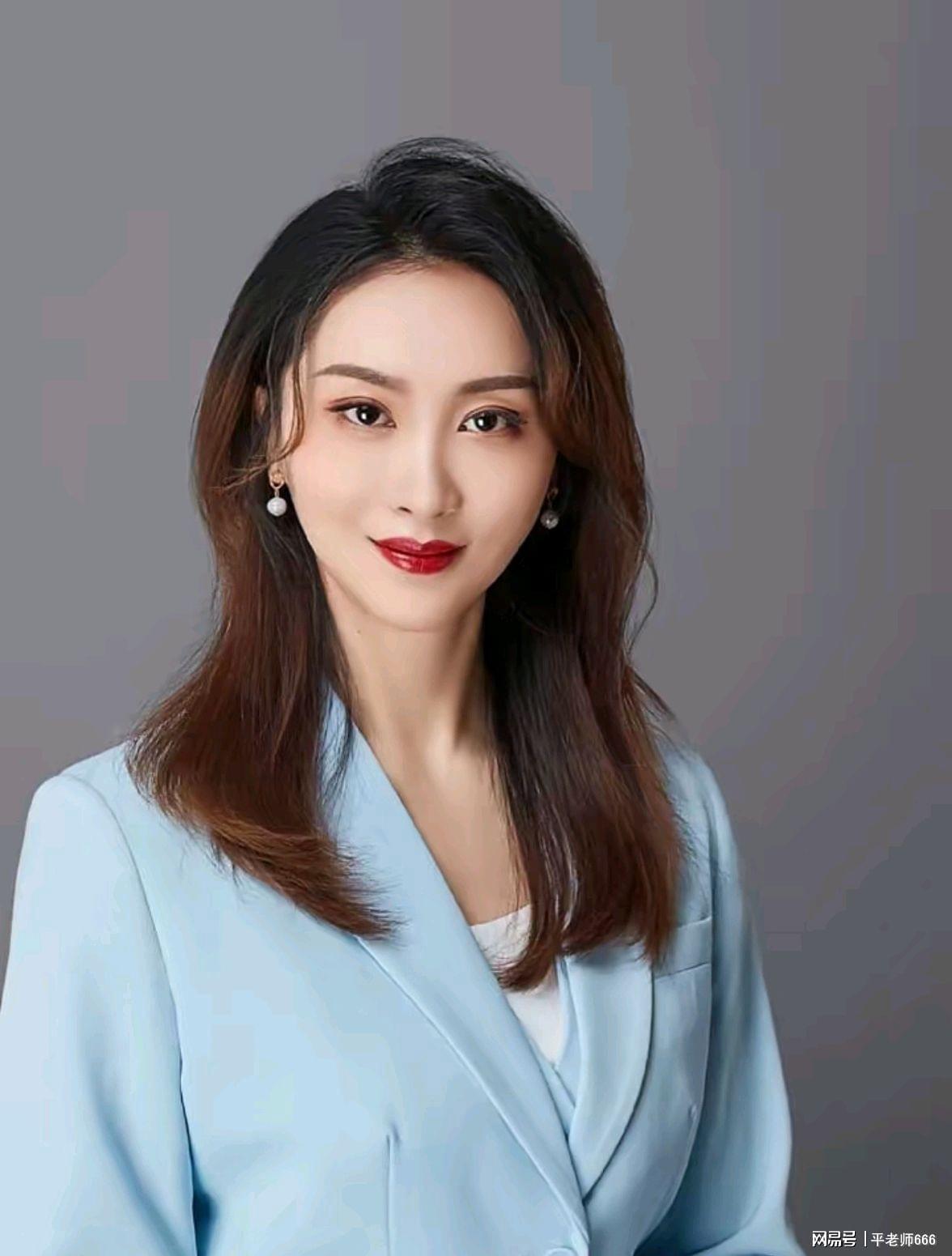 费德勒现身美网发布会：不会效仿大小威复出，看好德约冲击第25冠